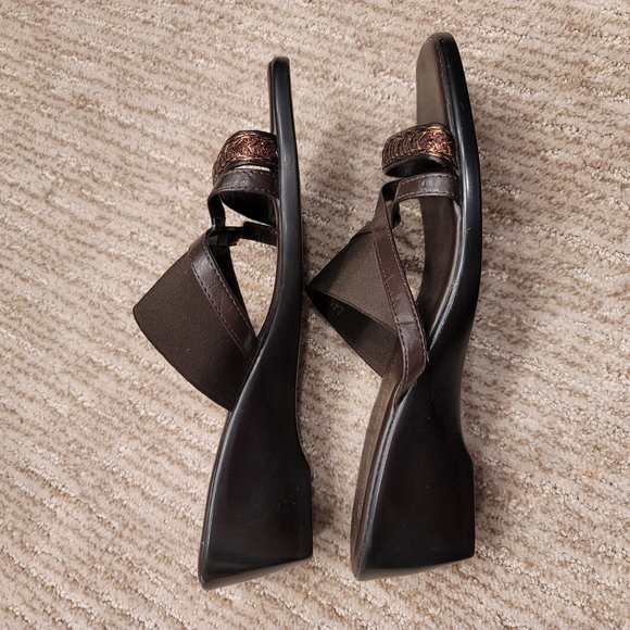 Tender Tootsies Mules - Picture 3 of 8